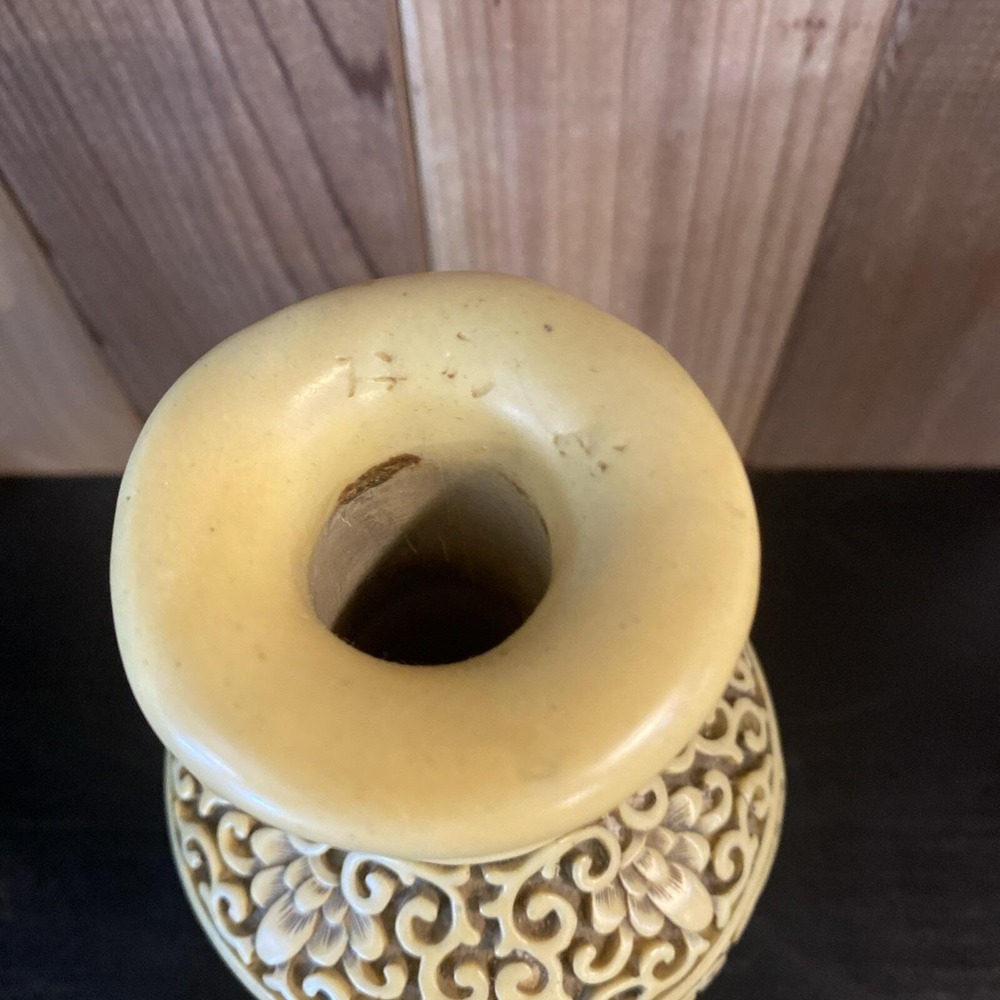 Vtg Asian-Style Carved Resin Vase Scenic Detail Ornate Home Decor Made In Italy - Picture 6 of 9